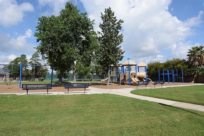 Building Photo - 13043 Sweetgum Shores Dr