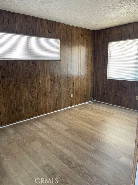 Building Photo - 876 W Whittier Ave