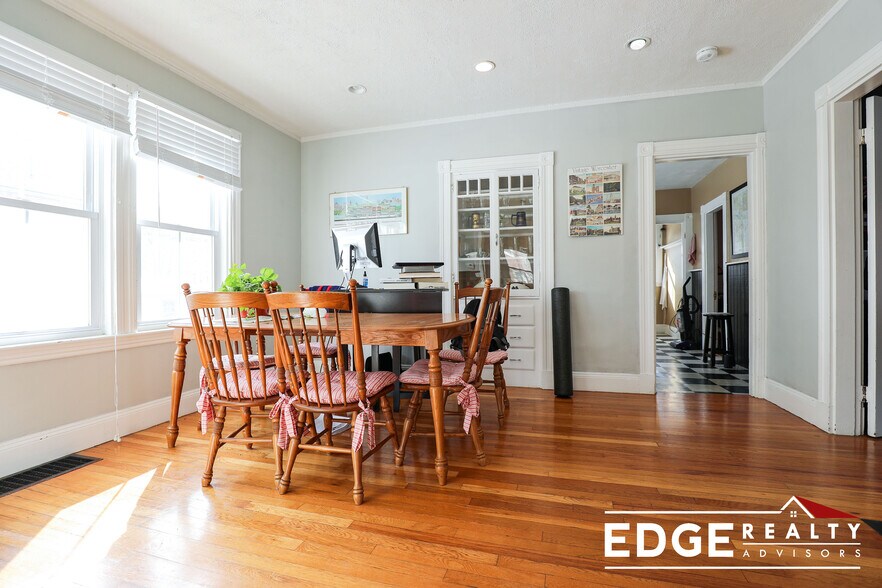 Building Photo - 11 Frederika St