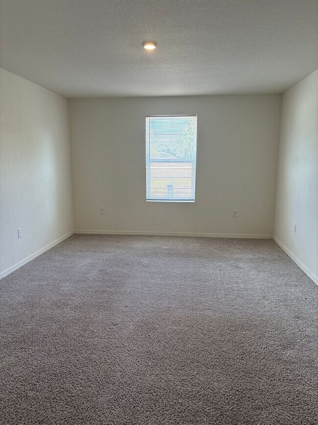 Building Photo - Spacious 4-Bedroom Home in Poinciana, FL –...