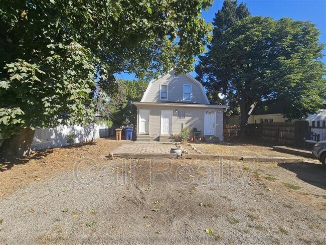 Building Photo - 719 W Augusta Ave