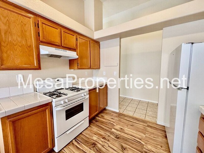 Building Photo - 14390 Hillsborough Dr