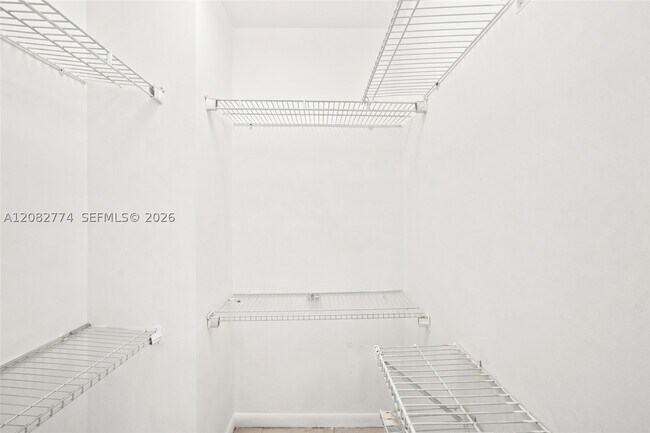 Building Photo - 9674 Fontainebleau Blvd