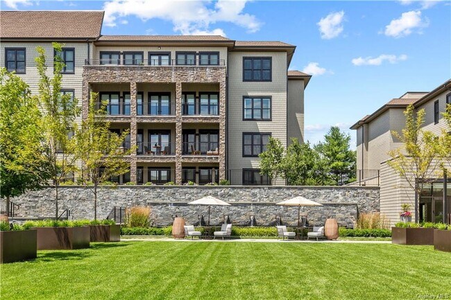 Building Photo - 120 Old Post Rd