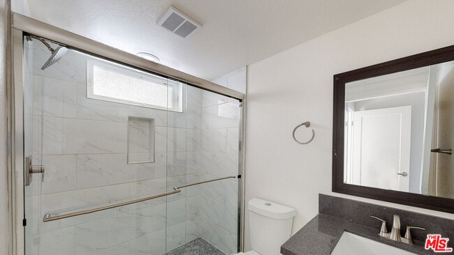 Building Photo - 953 Mariposa Ave