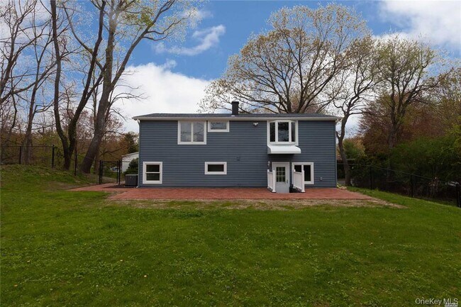 Building Photo - 4 Bunny Ln