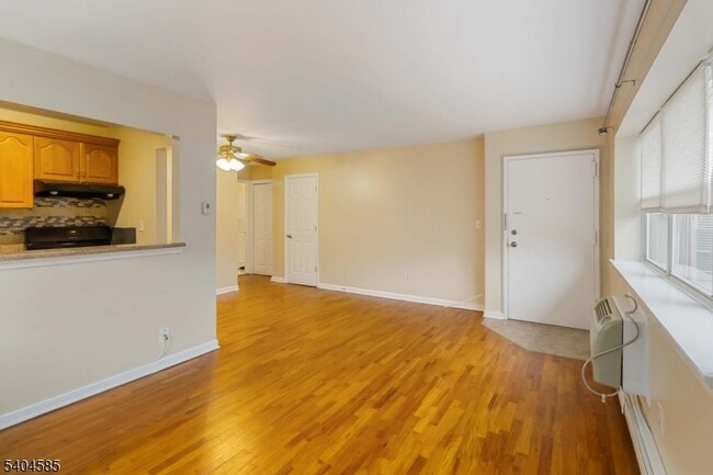 Building Photo - 25 River Rd