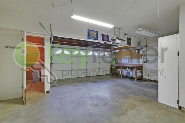 Building Photo - 7005 Woodside Dr