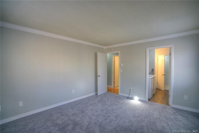 Building Photo - 86 Buddington Rd