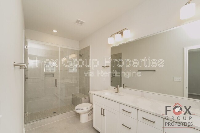 Building Photo - 908 Mary Max Dr