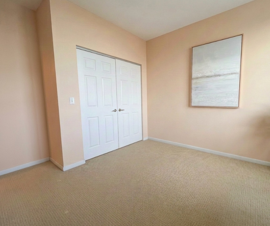 Building Photo - 1134 W Granville Ave