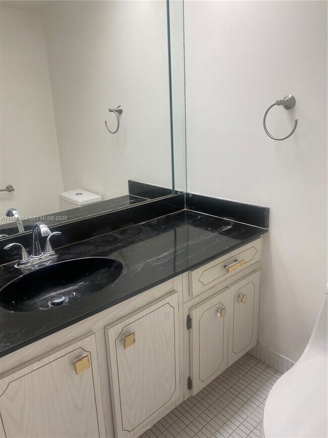 Building Photo - 230 174th St