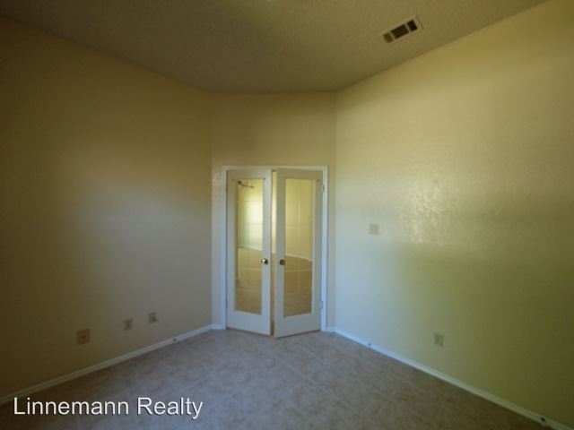 Building Photo - 405 Hogan Cir