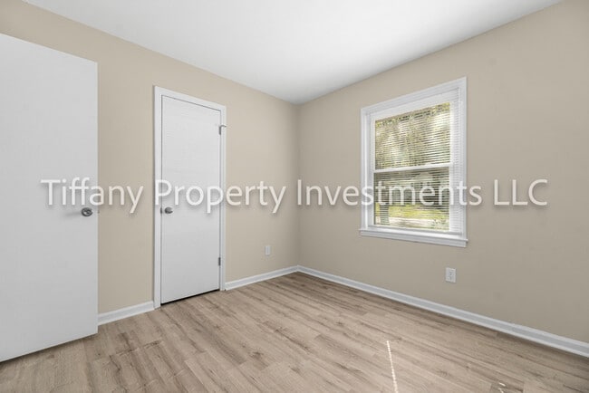 Building Photo - 3350 Misty Wood Dr