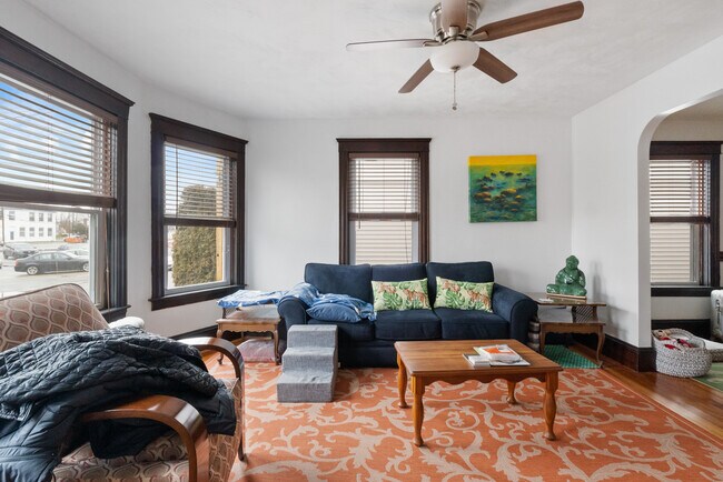 Building Photo - 75 Newton St