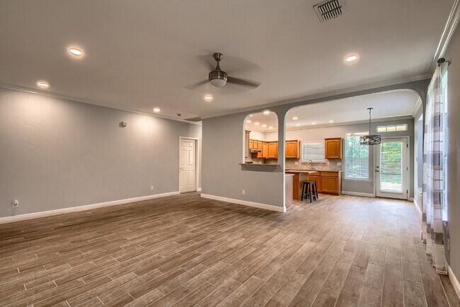 Building Photo - OFFERING 50% OFF THE 1ST MONTH'S RENT