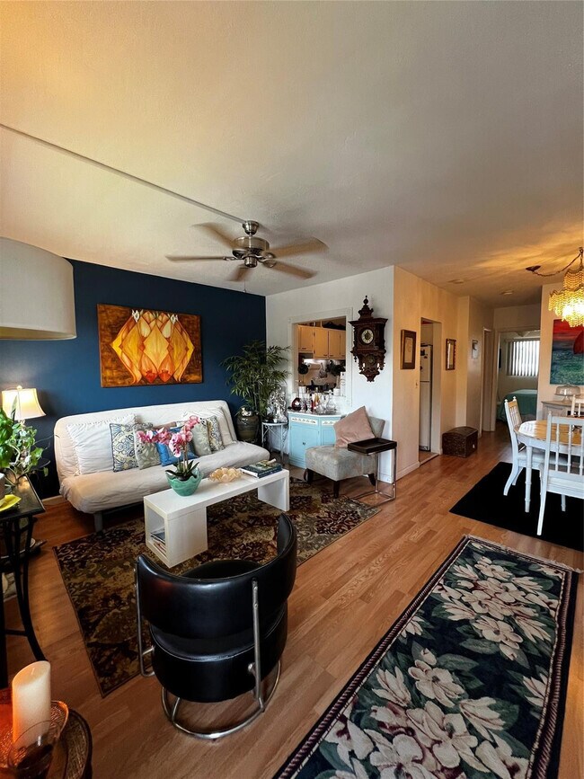 Building Photo - 301 E McNab Rd