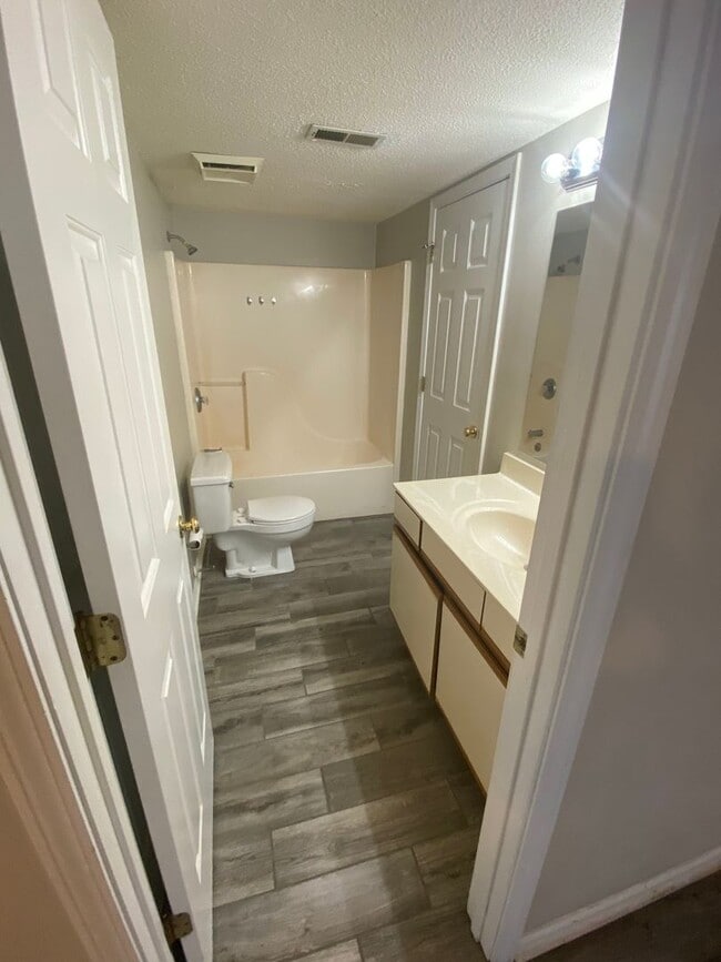 Building Photo - Santa Rosa Court 2416-2418