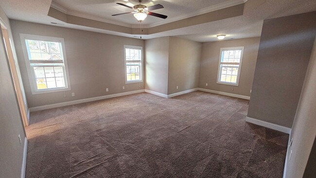 Building Photo - 4 BR 3.5 BA in Swansboro!