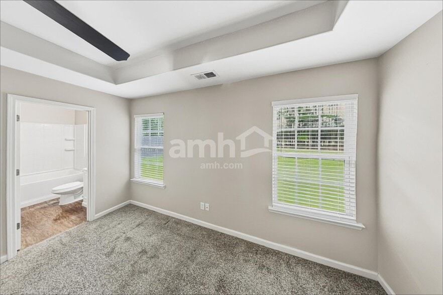 Building Photo - 298 Willow Point Cir