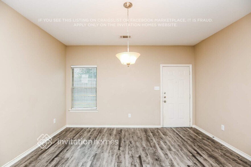 Building Photo - 1609 Vineridge Ln