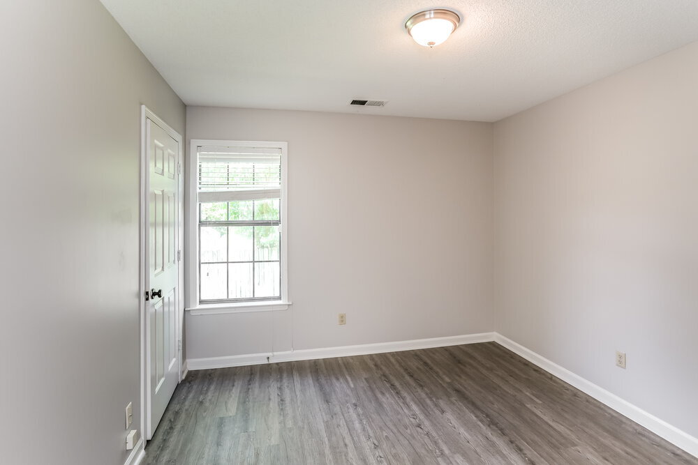 Building Photo - 7850 Deer Cove