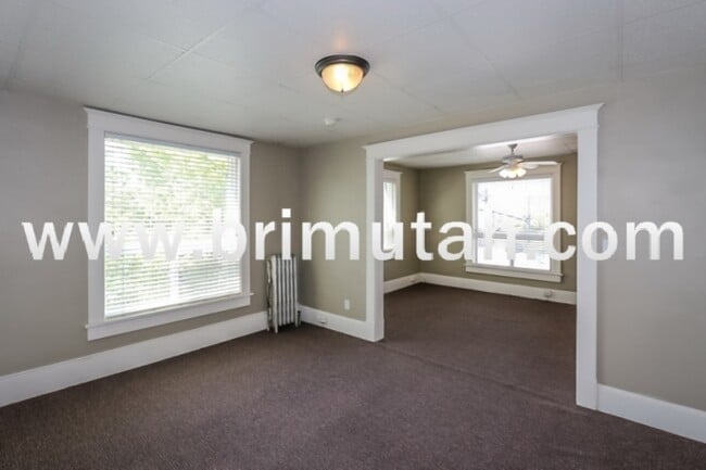 Building Photo - 273-275 S. 400 E. - 7