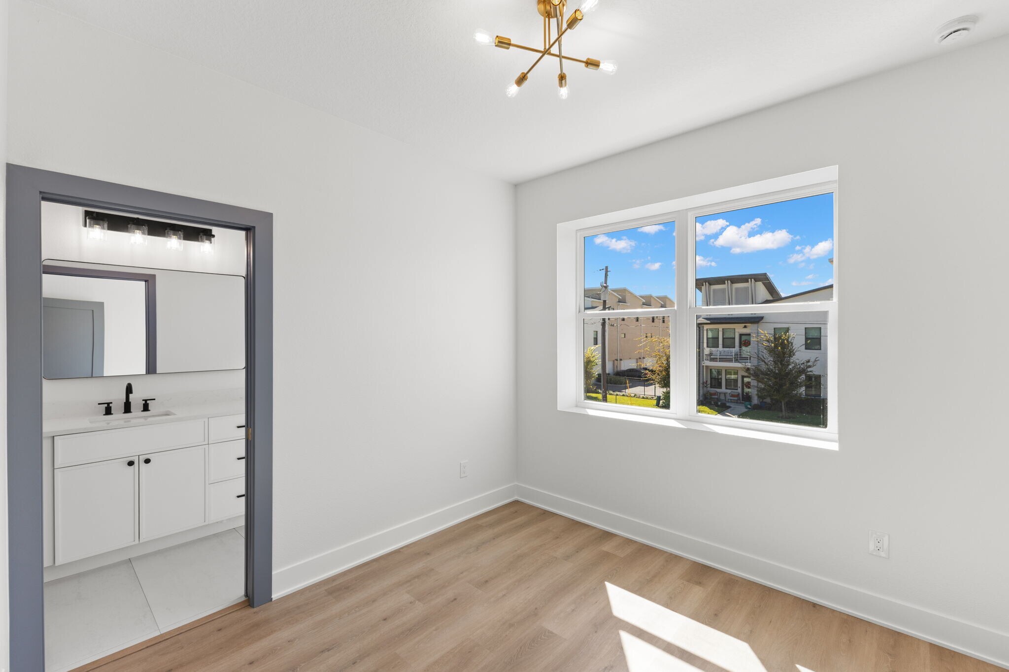 Building Photo - 2523 13th Ave N