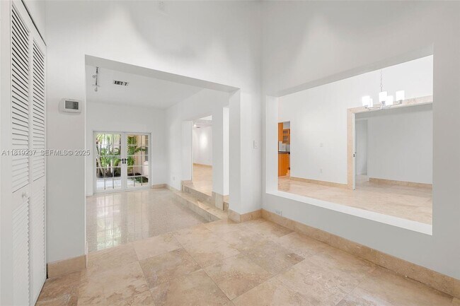 Building Photo - 564 Golden Beach Dr