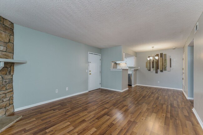 Building Photo - CHARMING 1-BED CONDO NEAR HIGHLINE CANAL TRAIL, $0 DEPOSIT OPTION