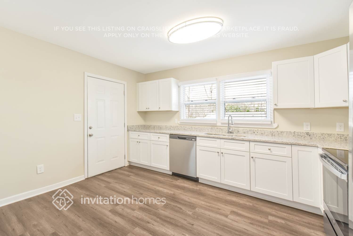 Building Photo - 3332 Bonneville Dr