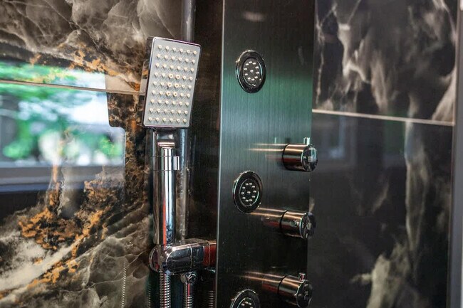 Building Photo - 288 Stone Wall Rd