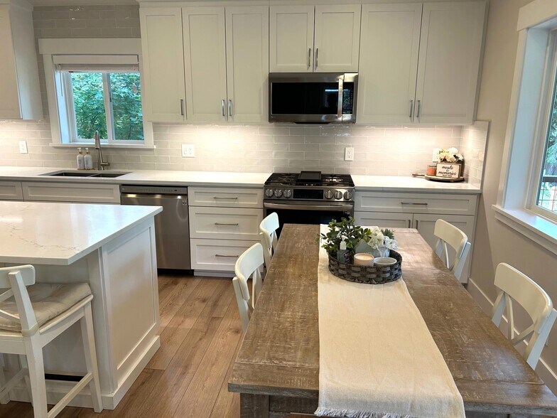 Building Photo - 3016 Memory Ln