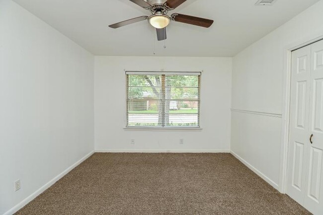 Building Photo - 4502 Sanford Rd