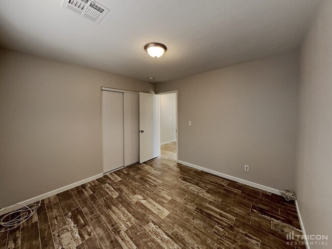 Building Photo - 8758 First Lady Ave