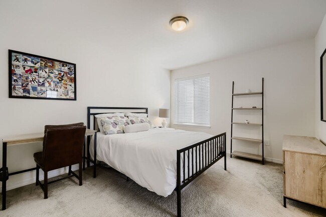 Building Photo - 677 Sundance Cir