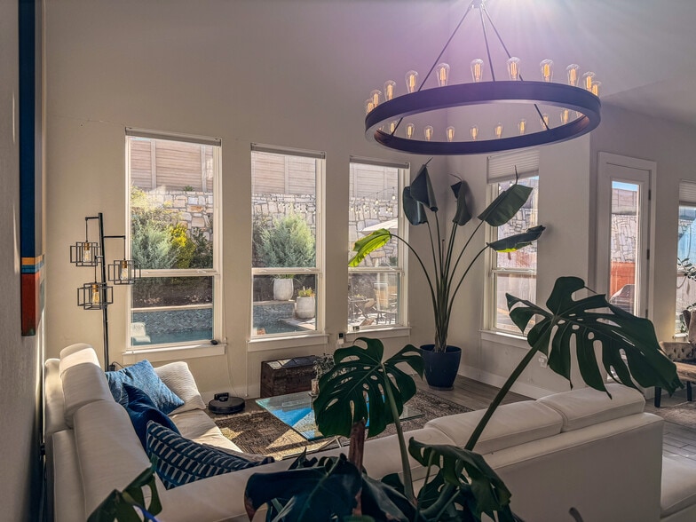 Building Photo - 11001 Charger Way