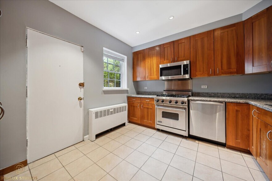 Kitchen - 1433 N Dearborn St