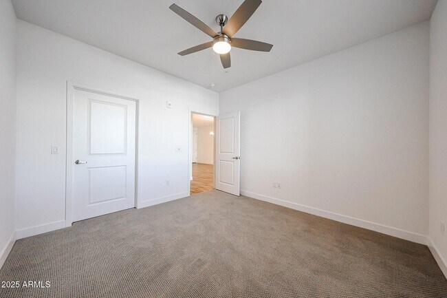 Building Photo - 2511 W Queen Creek Rd