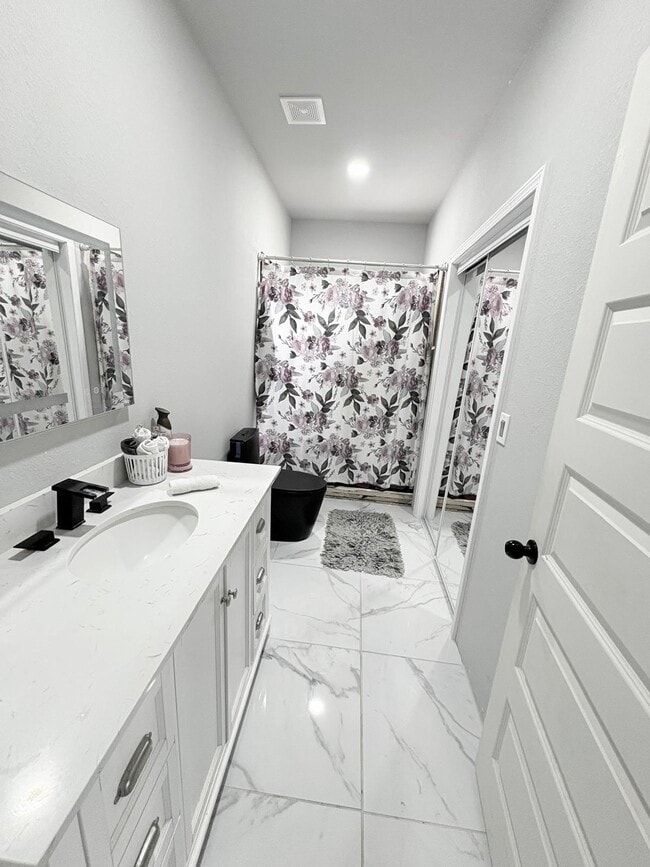 Building Photo - 1238 Rd 57211