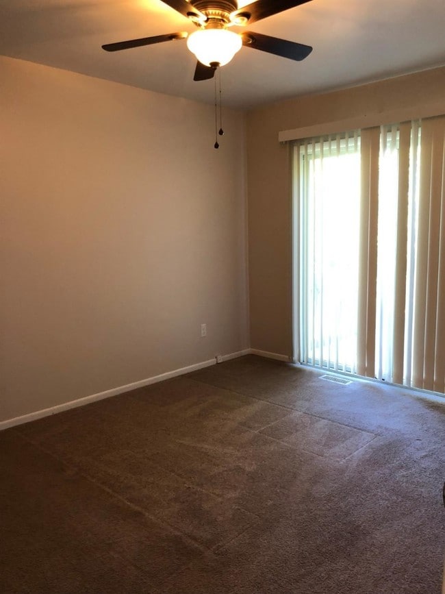 Building Photo - 480 Eastman St