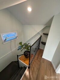 Building Photo - 426 Willow Ave