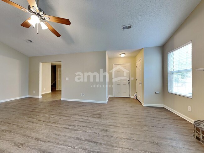 Building Photo - 131 Kingsbridge Dr