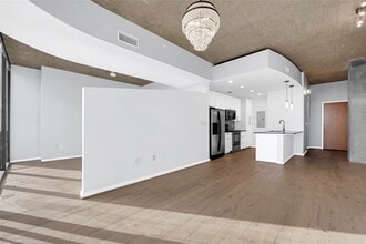 Building Photo - 5925 Almeda Rd