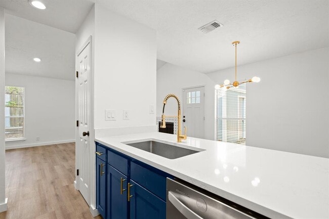 Building Photo - 6203 Okner Ln