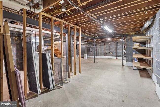 Building Photo - 226 Riverside Dr