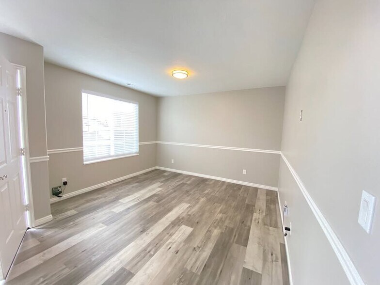 Building Photo - 865 N 500 W