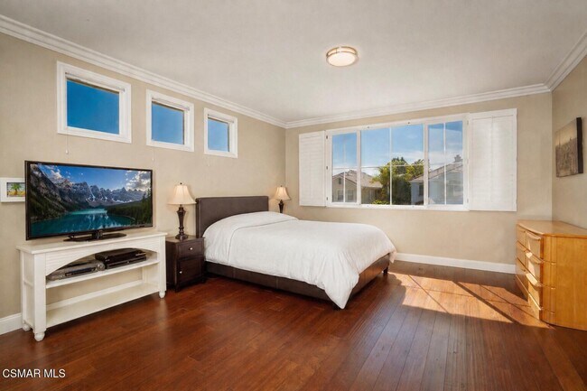 Building Photo - 1004 Lambourne Pl