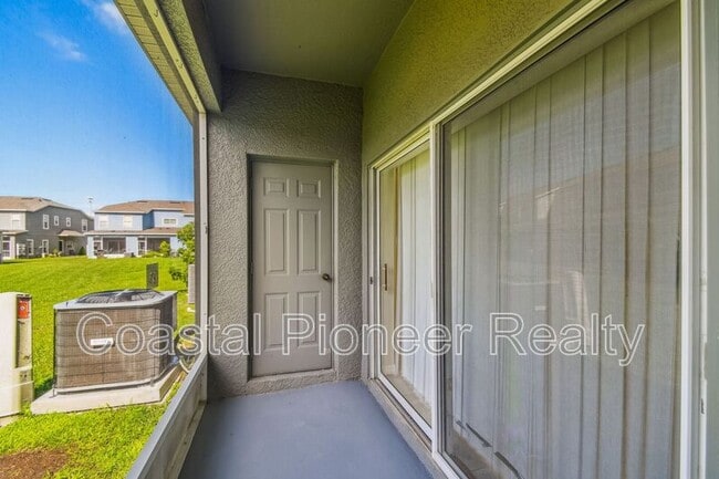 Building Photo - 6723 Lake Camden Way