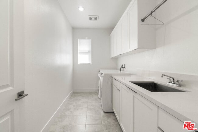 Building Photo - 11758 Hillsborough Ln